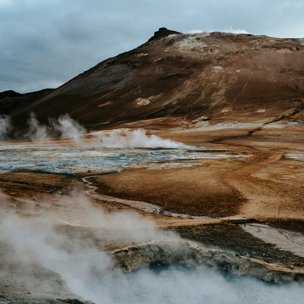 Top 10 Destinations - Breathtaking Ones to Visit in 2026 10 top 10 destinations Top 10 destinations - Iceland geothermal hot spring with snowcapped mountains and aurora borealis